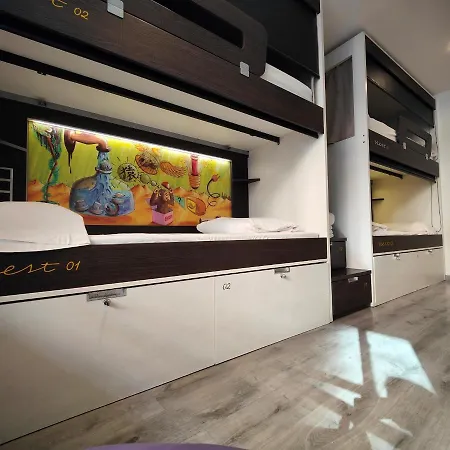 Auberge de jeunesse Free *