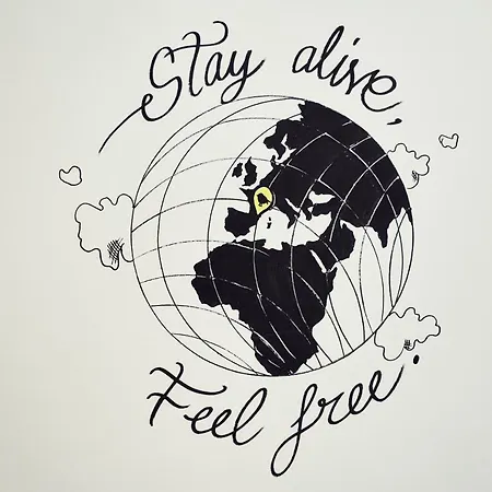 Free Hostel *