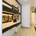 فري هوستلز بيت شباب برشلونة