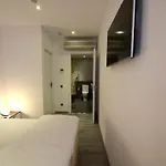 فري هوستلز * برشلونة