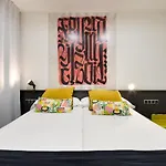 Free Hostel *
