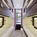 فري هوستلز