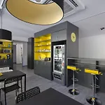 فري هوستلز * برشلونة